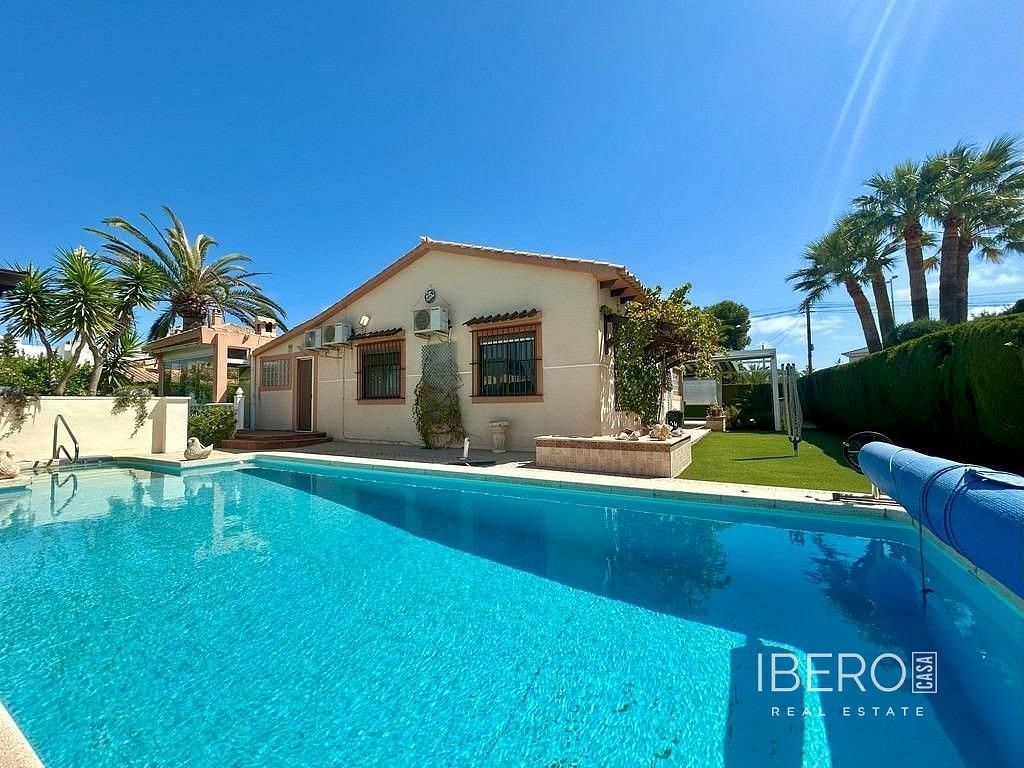 Prodej rodinný dům - Orihuela Costa, ES, 141 m² - 2