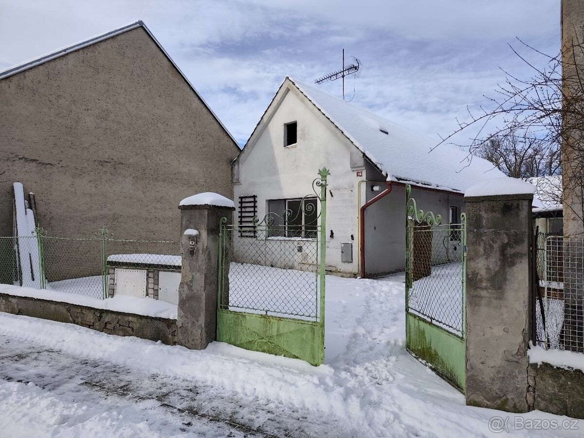 Prodej rodinný dům - Městec Králové, 289 03