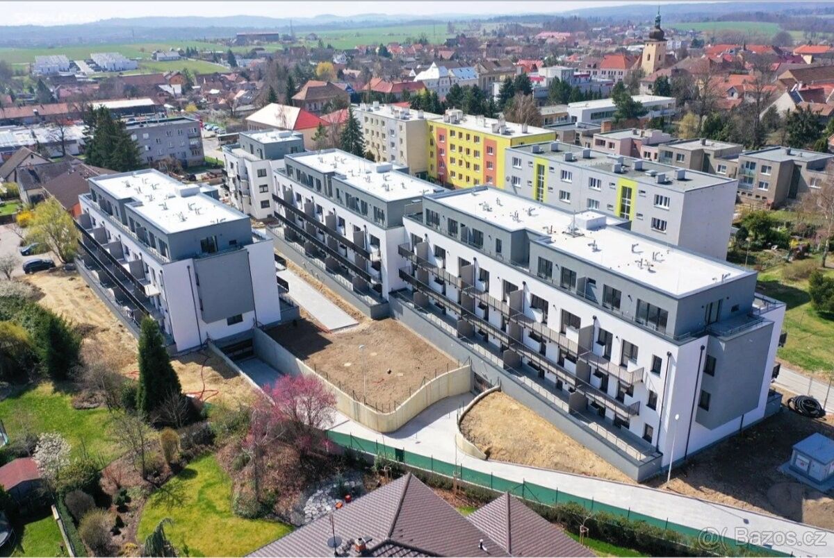 Garáže, Unhošť, 273 51