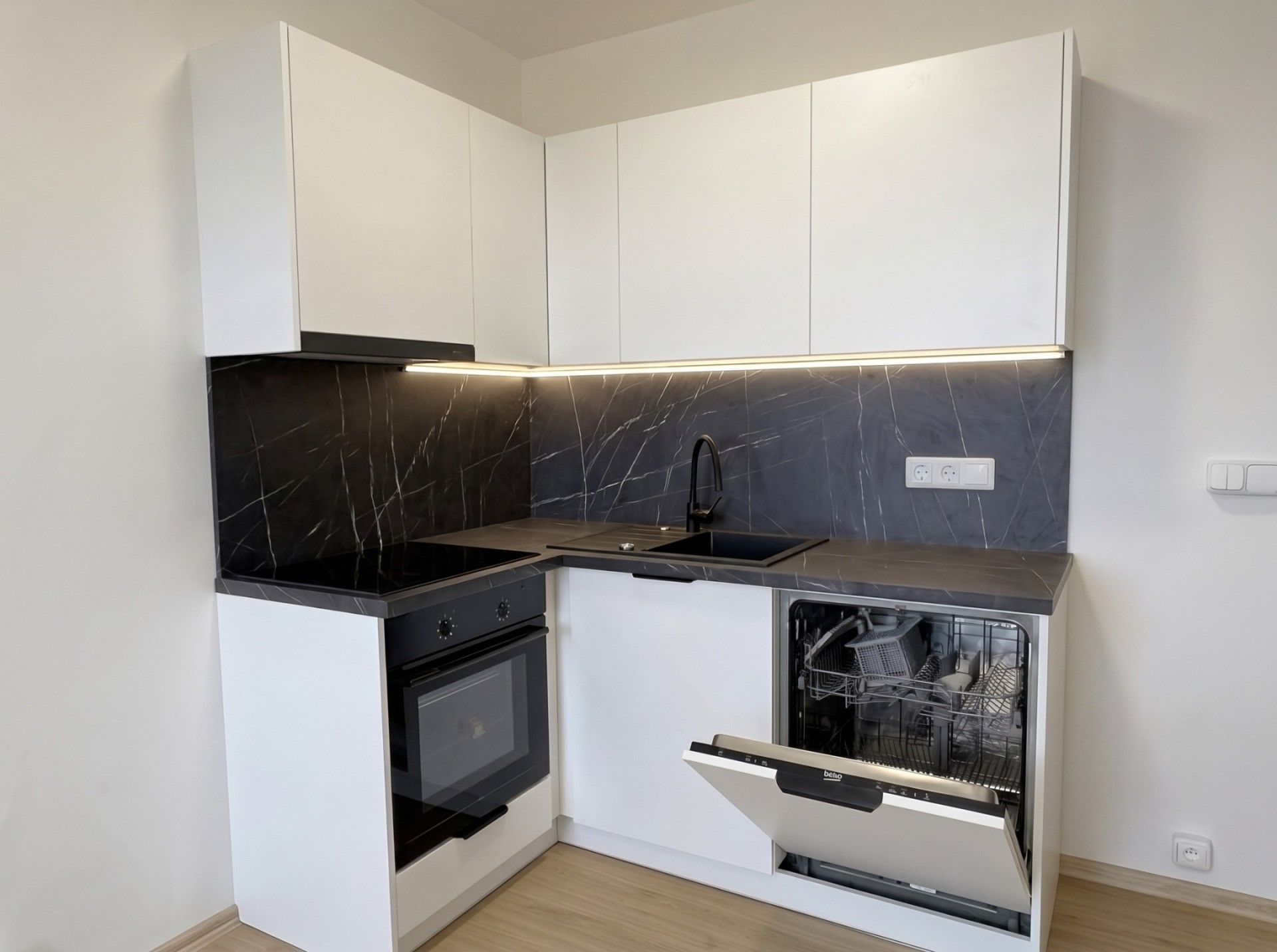 Byt 2+kk · 33 m² · U Kamýku, Praha - 1