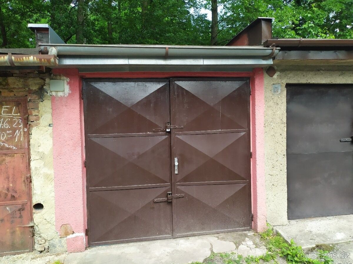 Garáže, Orlová, 735 14