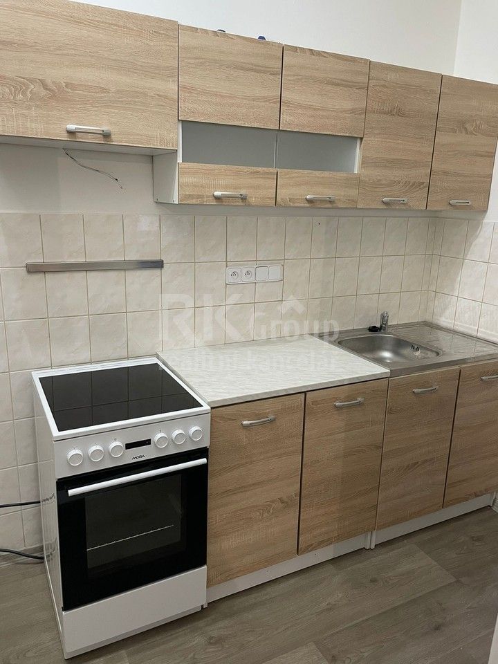 Pronájem byt 2+kk - Křížová, Praha, 49 m²