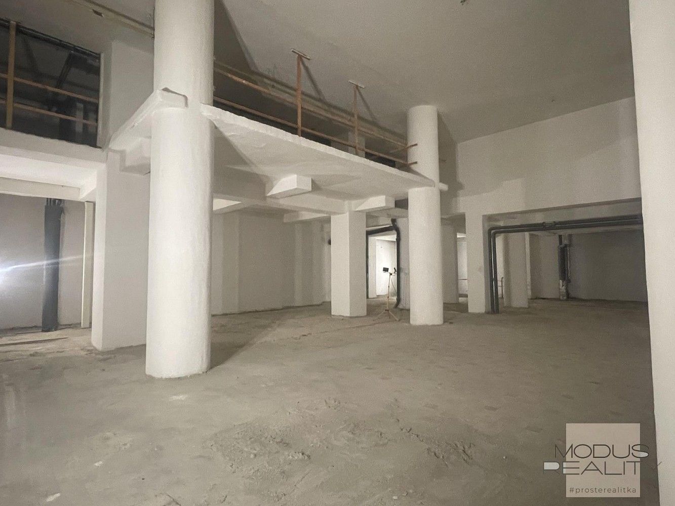 Obchodní prostory · 1 000 m² · Praha - Nové Město, okres Praha 1, Hlavní město Praha - 3