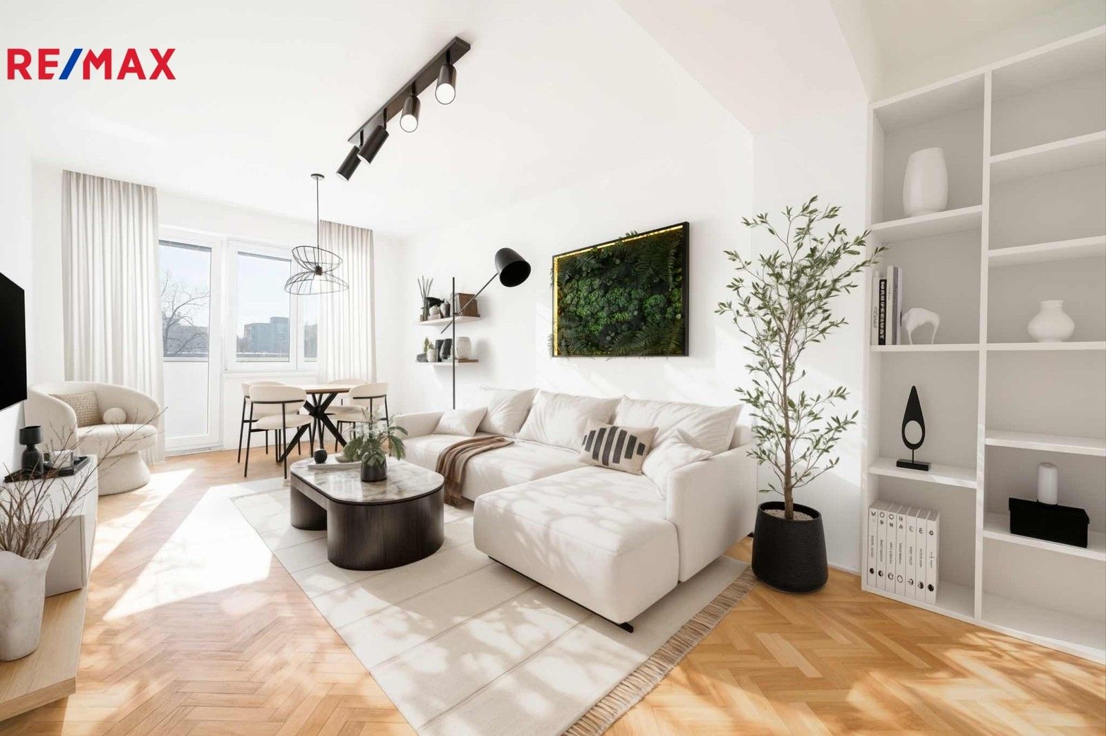 Prodej byt 2+1 - Pod lipami 2504, Praha, 53 m²