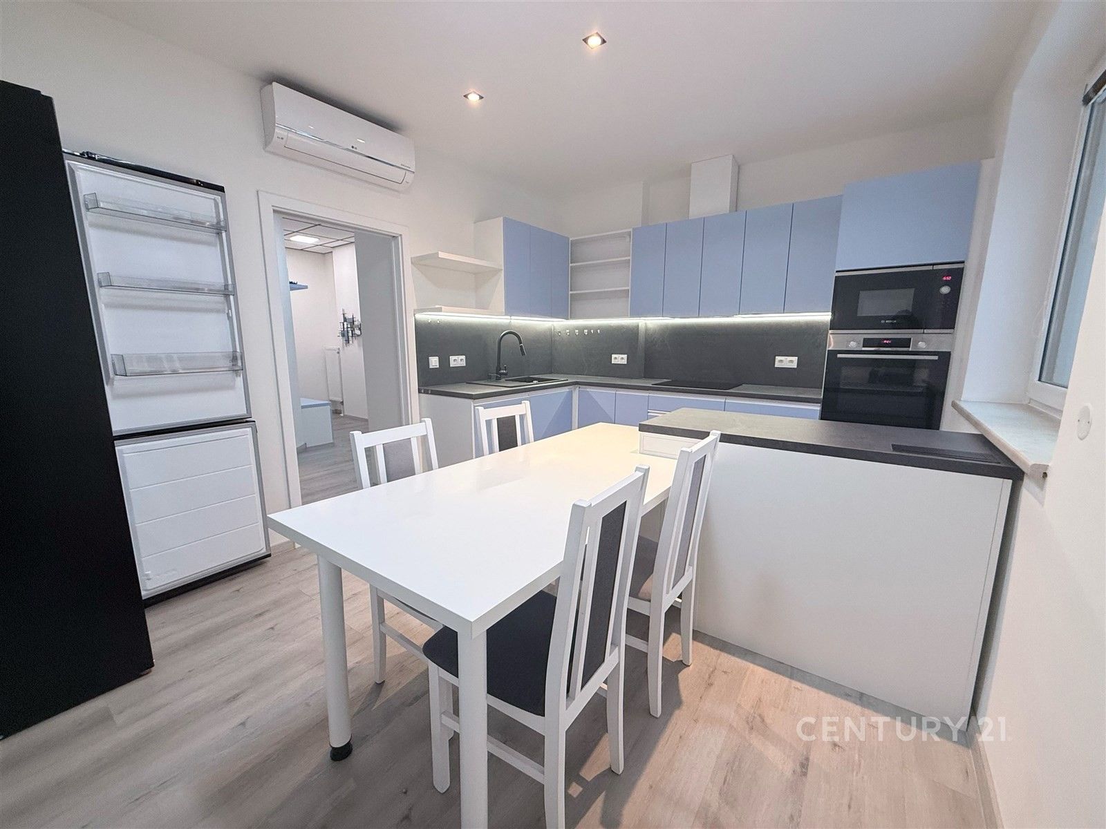 Pronájem byt 2+1 - Letňanská, Praha, 68 m²