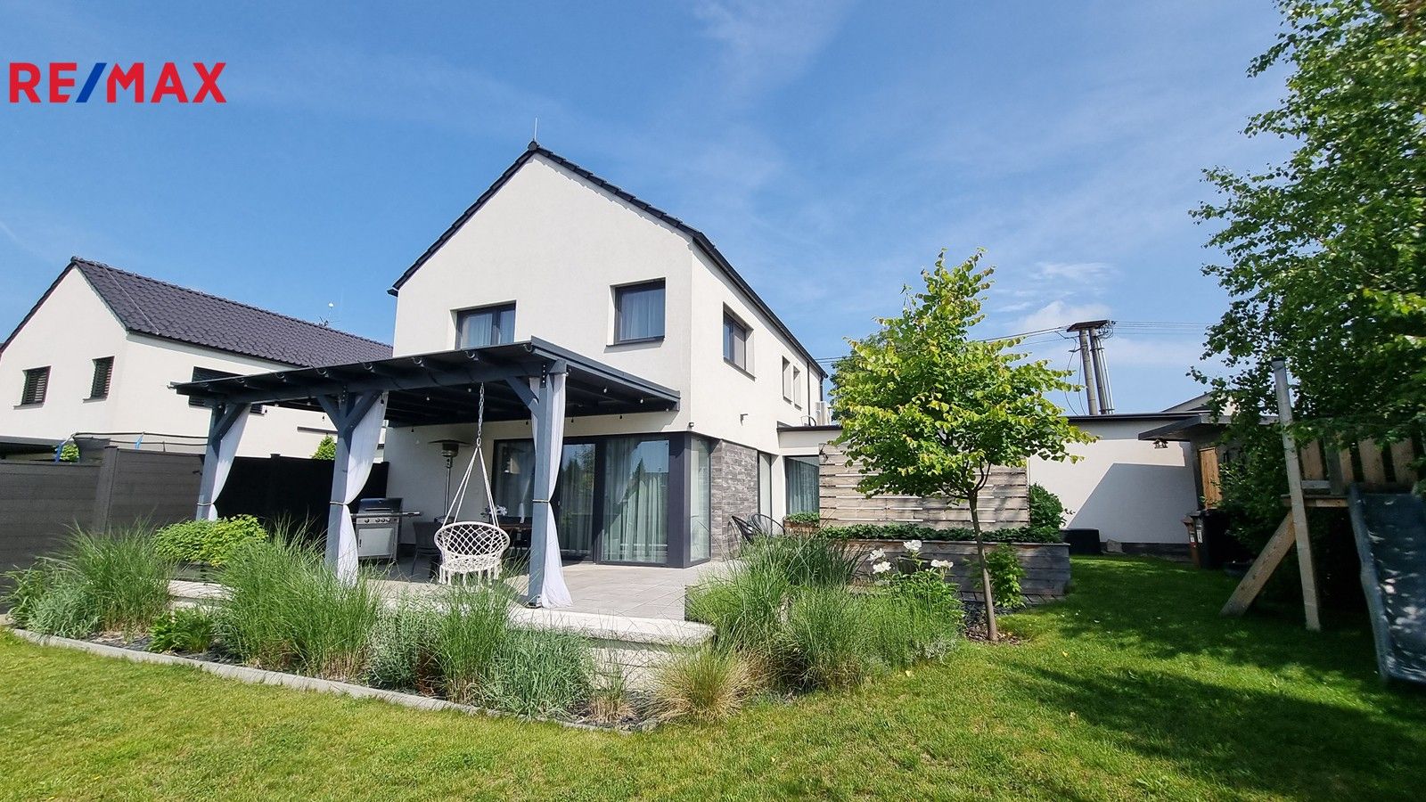 Prodej rodinný dům - Dolany, 242 m²