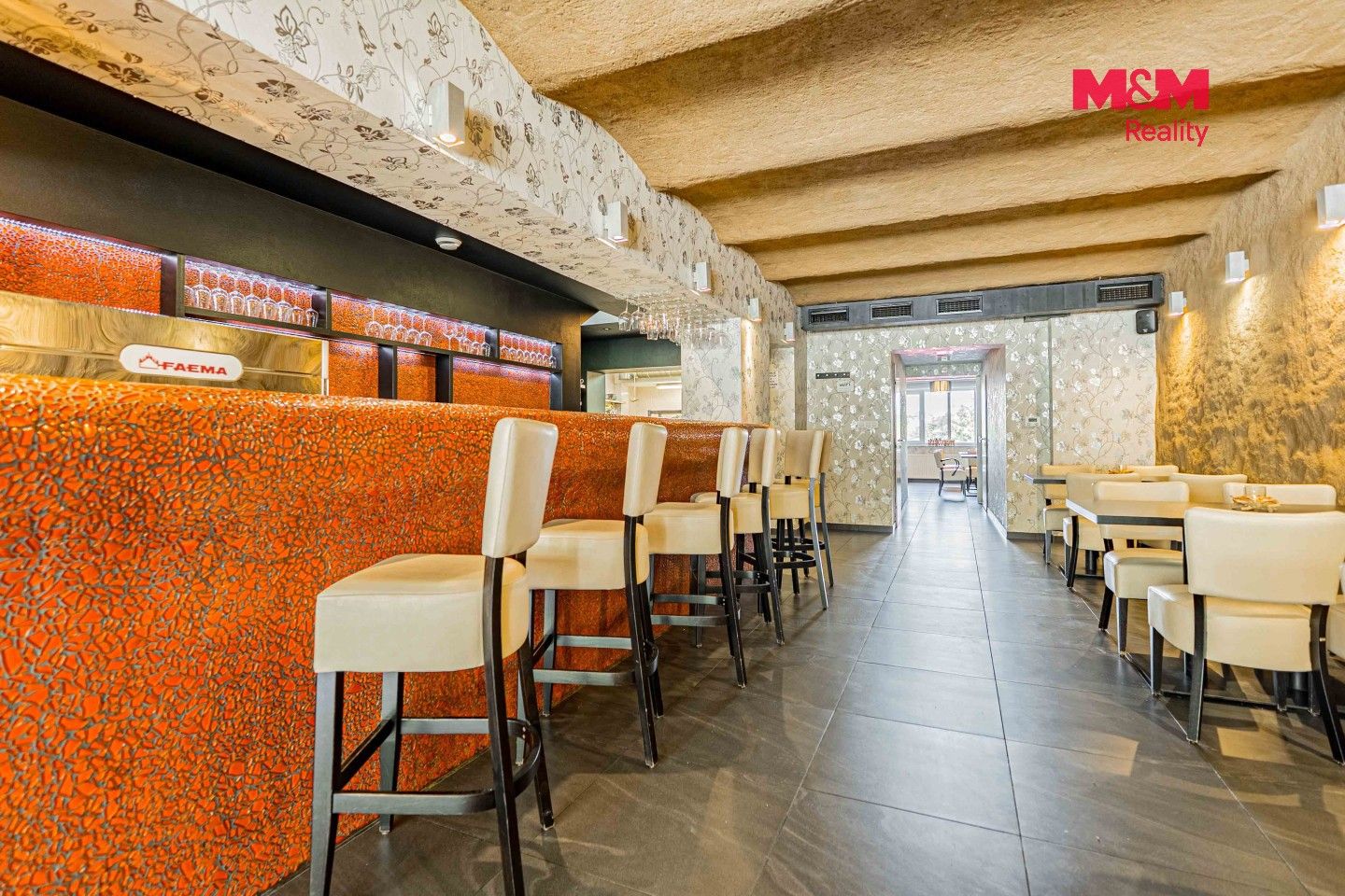 Restaurace · 350 m² · náměstí J. A. Komenského, Brušperk - 4