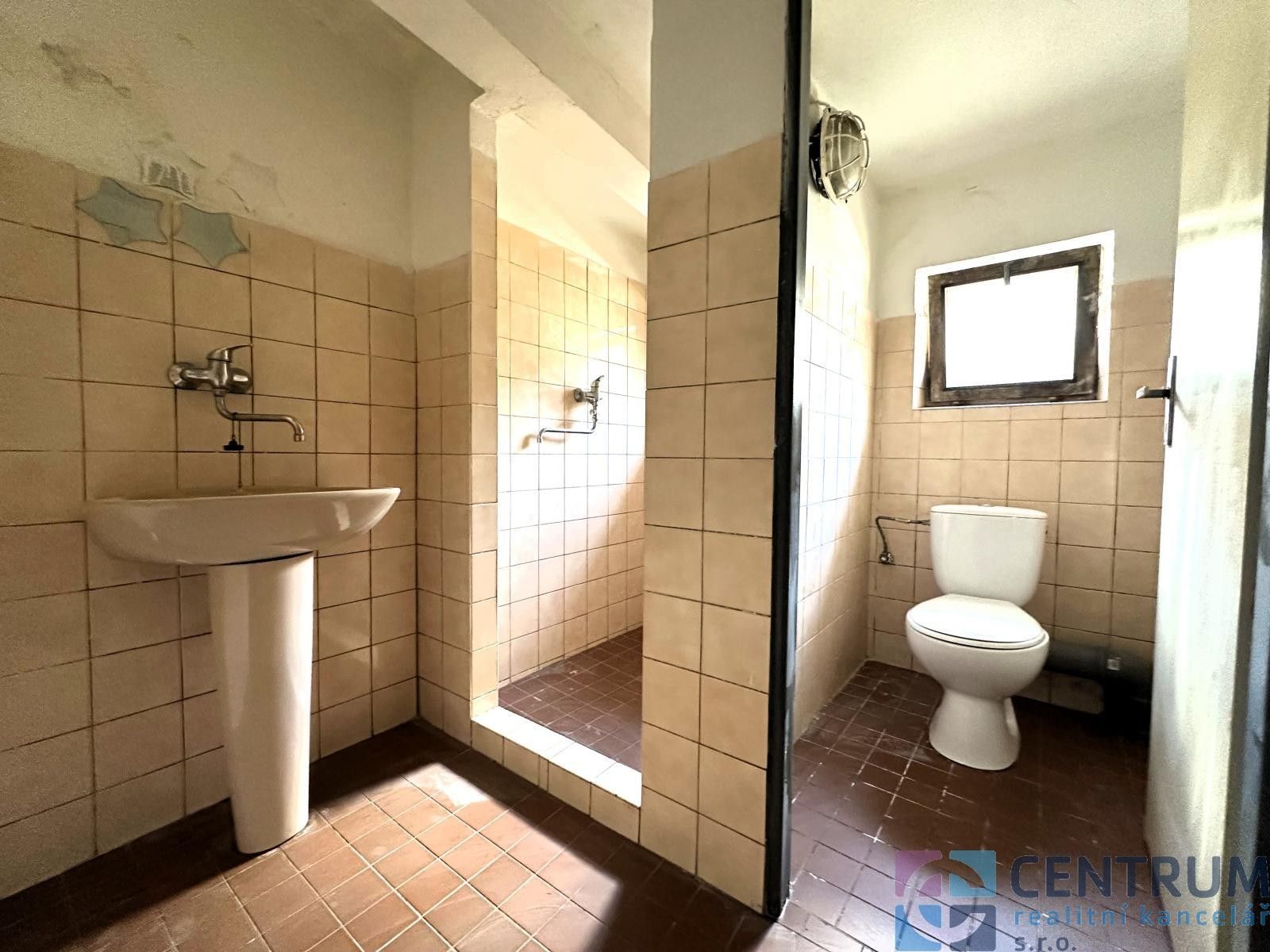 Sklad · 70 m² · Hanychovská  , Liberec - 3