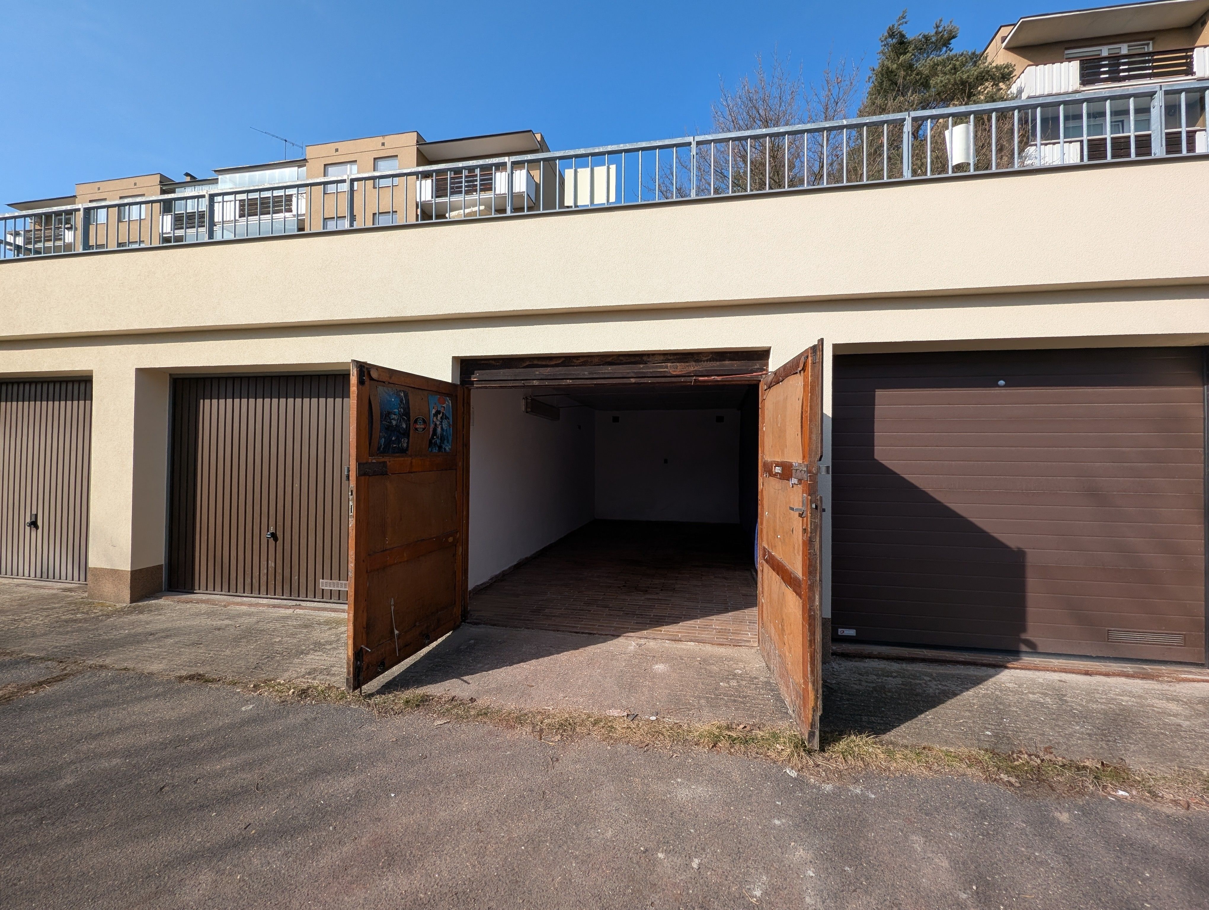 Garáže, Pod vrstevnicí, Praha, 38 m²