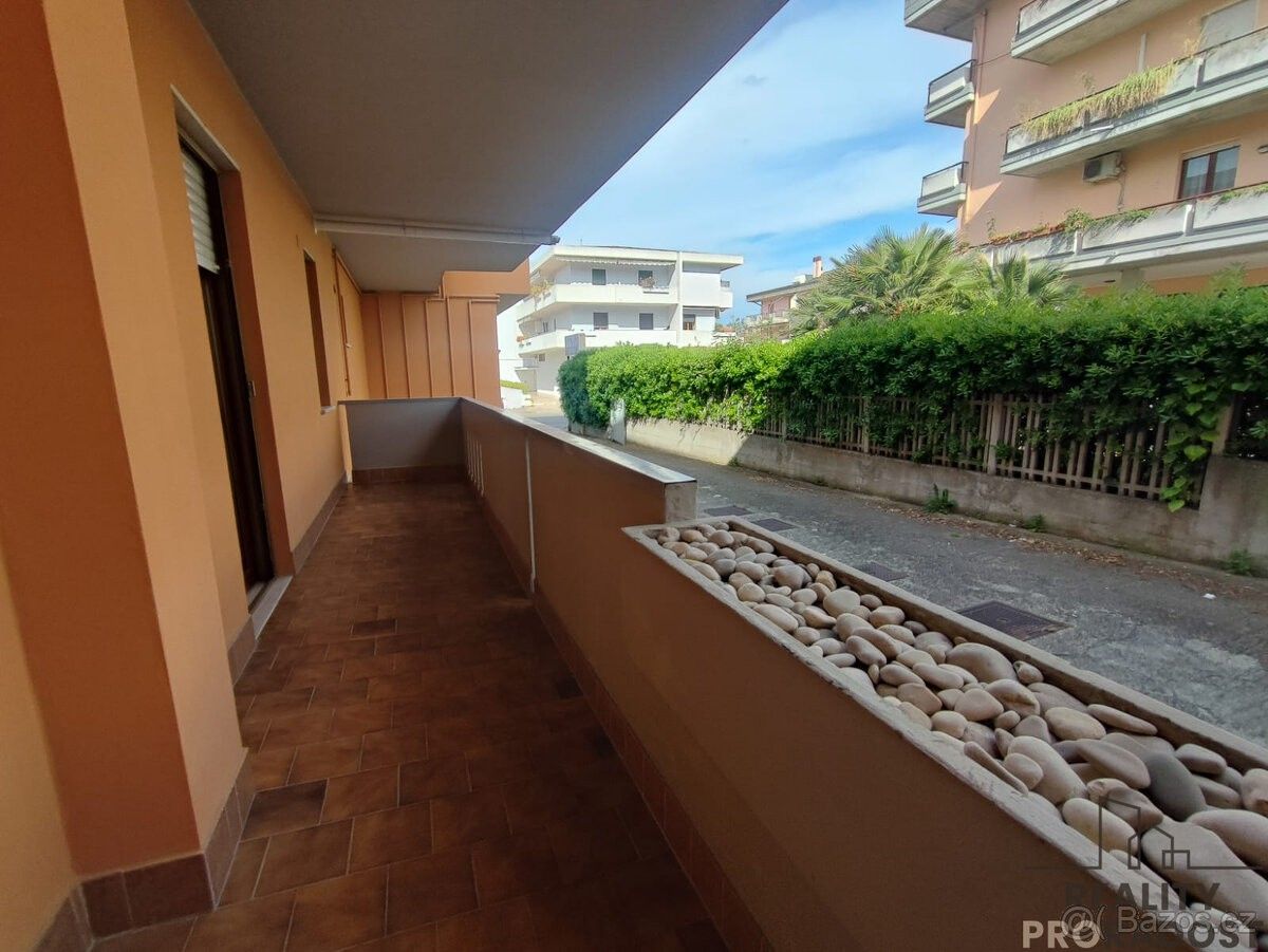 Prodej byt - 987 66, Zahraničí