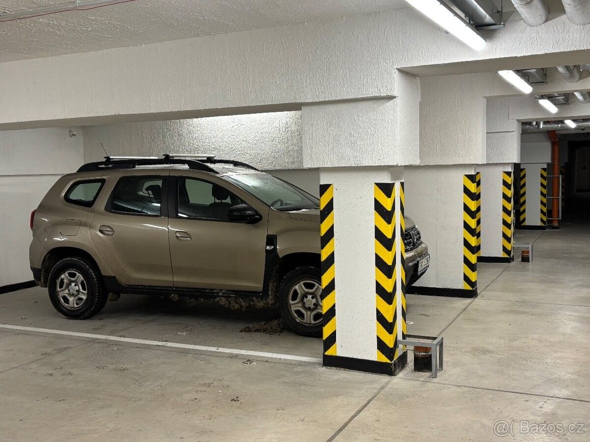 Garáže, Brno, 641 00