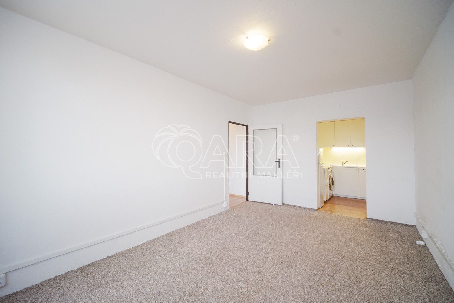 Pronájem byt 2+kk - Ohradní, Praha, 43 m²