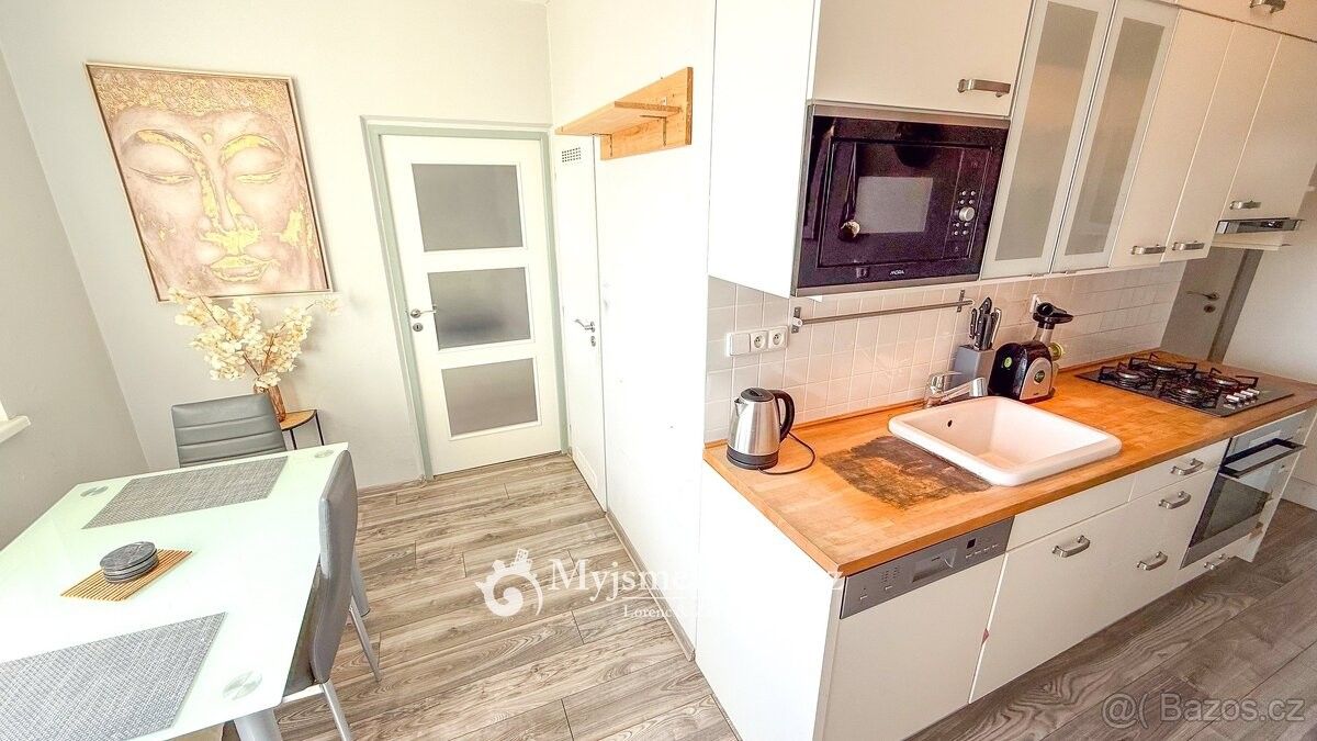 Byty, Bezkov, 669 02