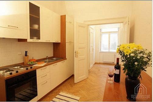 Činžovní dům · 350 m² · Praha, Hlavní město Praha - 3