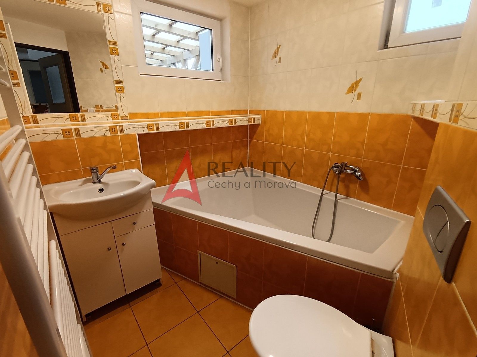 Pronájem byt 2+kk - Štoky, 50 m²