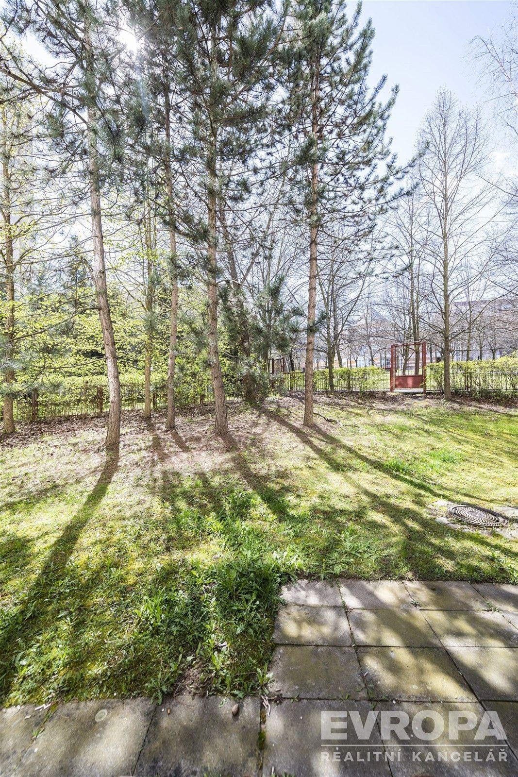 Pronájem byt 3+1 - Voskovcova 933, Praha, 77 m²