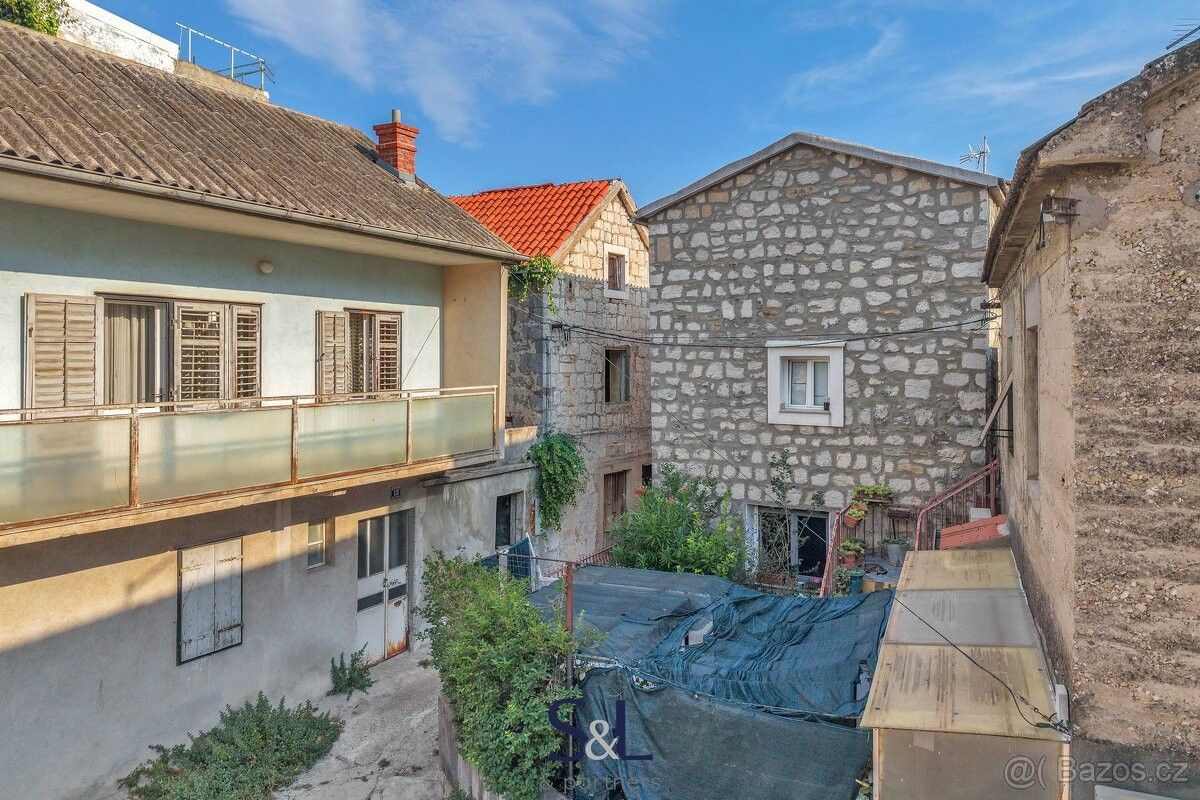 Prodej rodinný dům - 987 66, Zahraničí - 5