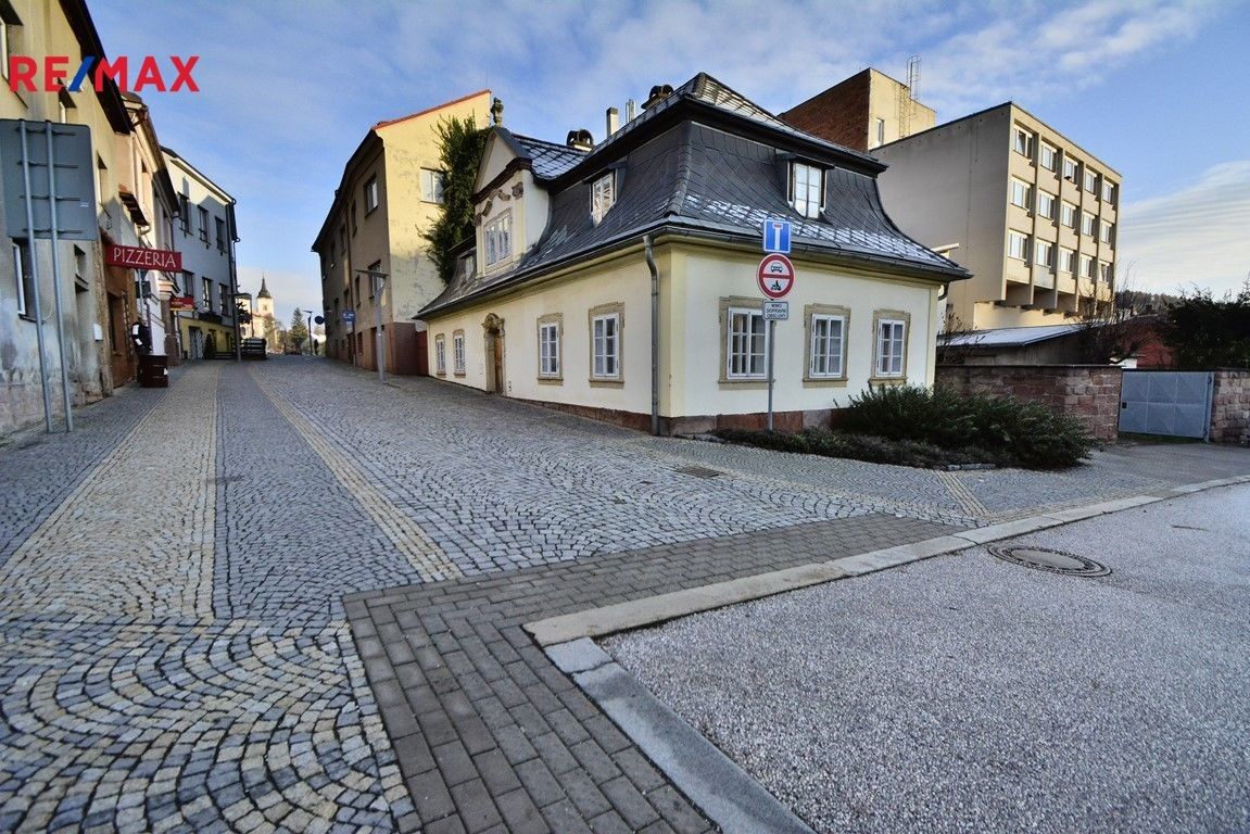 Pronájem dům - Jiřího z Poděbrad, Nová Paka, 200 m²