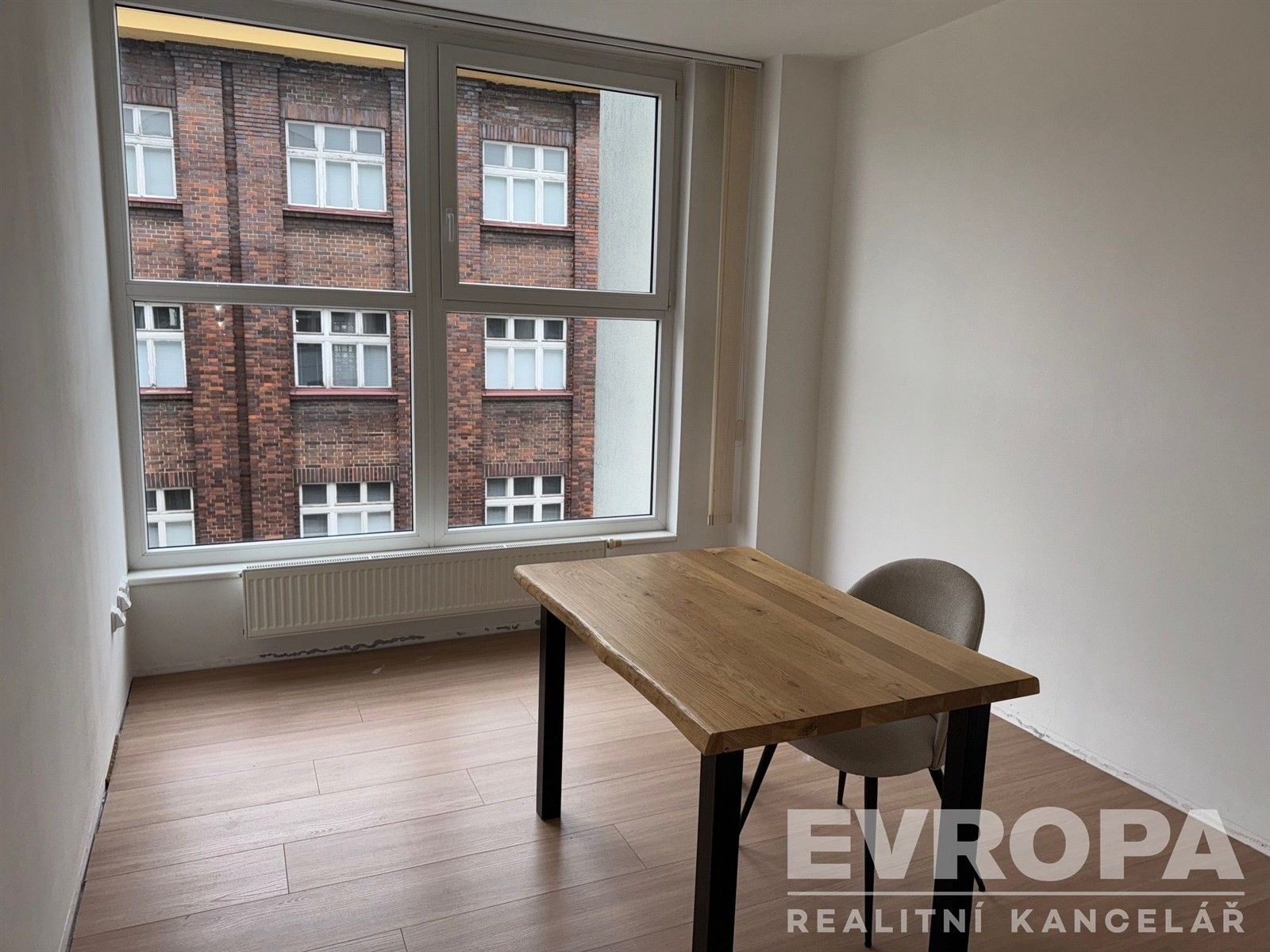 Pronájem komerční - Komenského, Jablonec nad Nisou, 80 m²