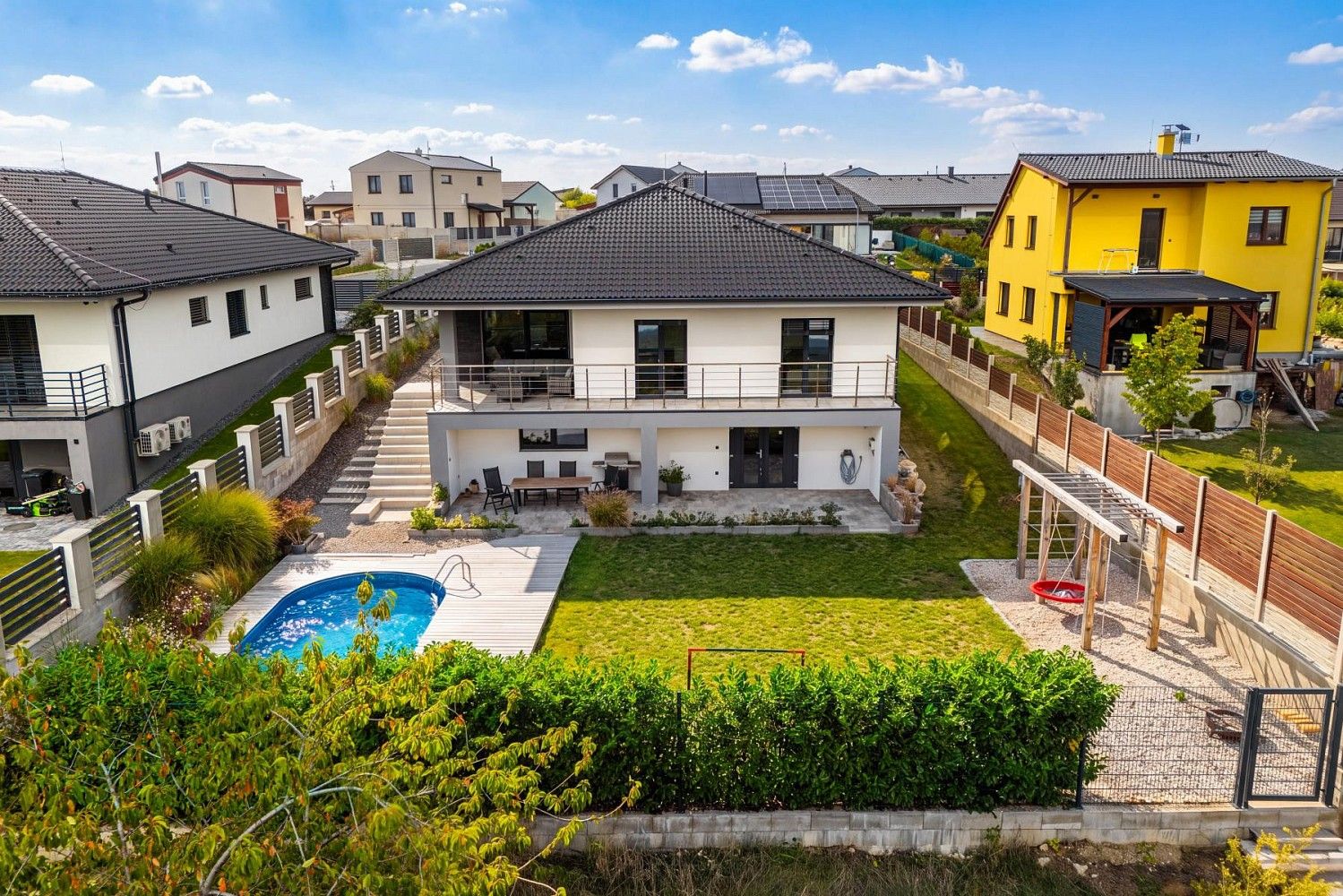 Rodinné domy, Nad Vodojemem, Brandýsek, okres Kladno, 300 m² - 1