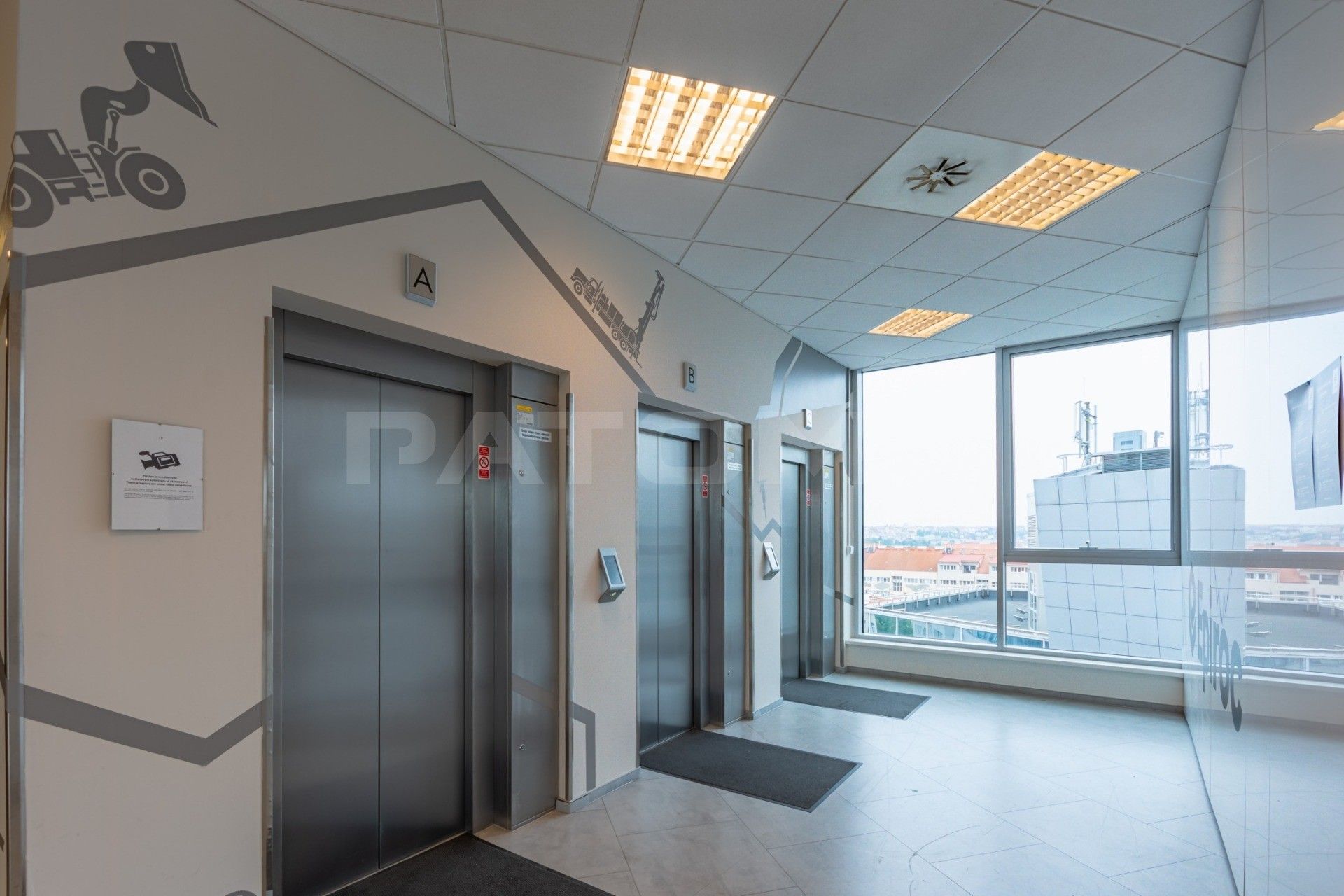Kancelář · 106 m² · Lomnického, Praha - 4