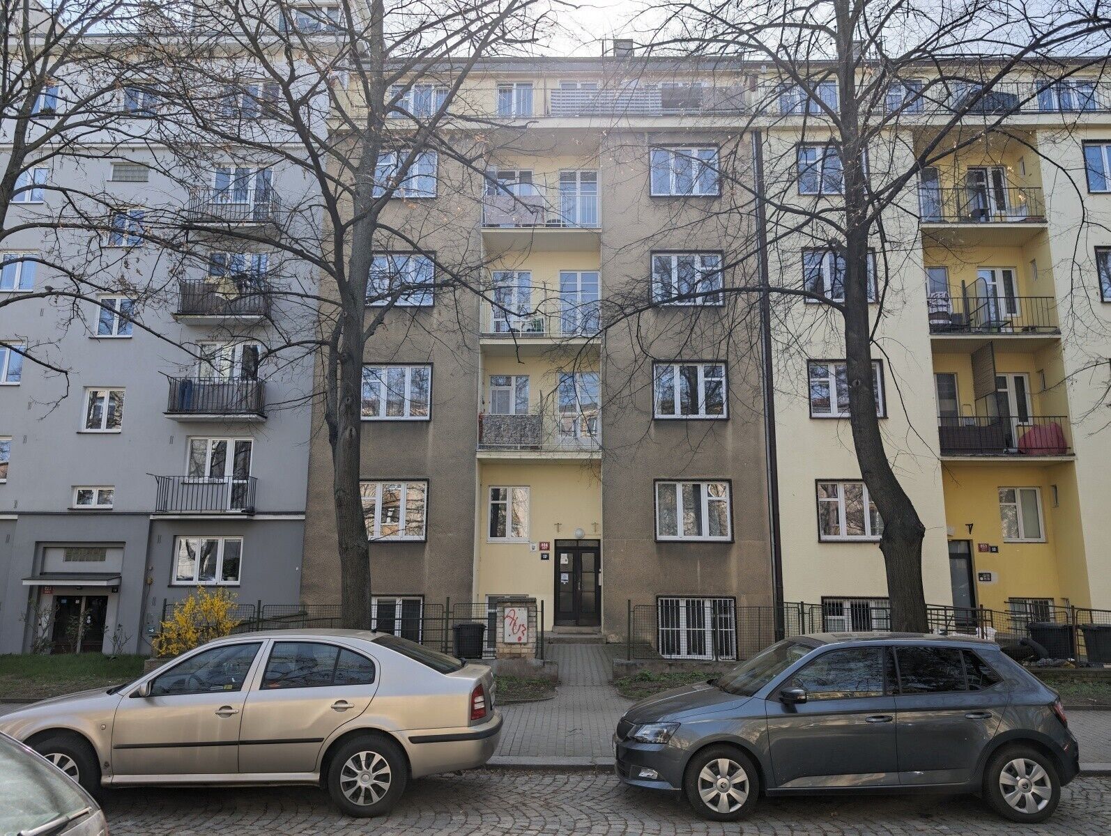Pronájem byt 1+kk - Jakutská, Praha, 28 m²