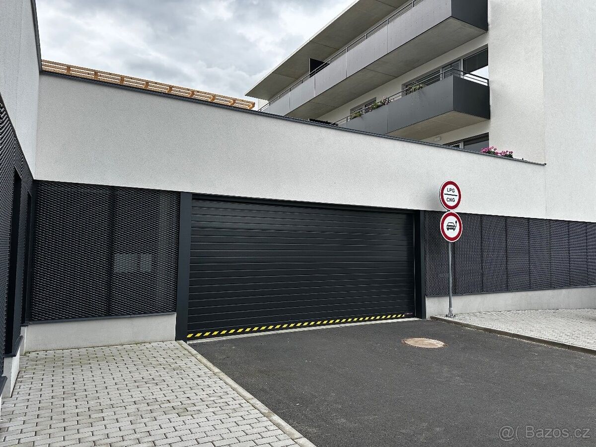 Garáže, Litomyšl, 570 01