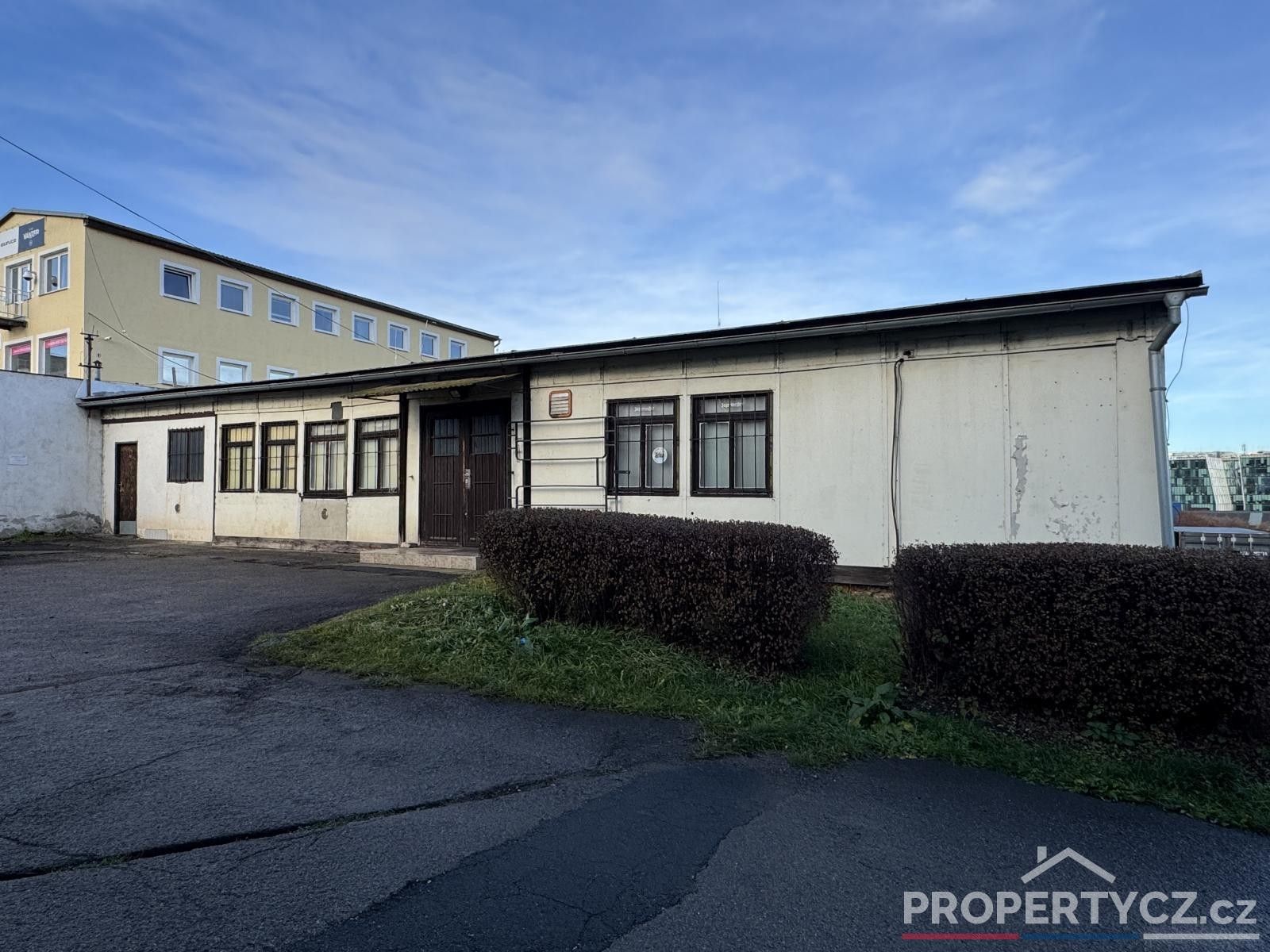 Sklady, K Žižkovu, Praha, 150 m²