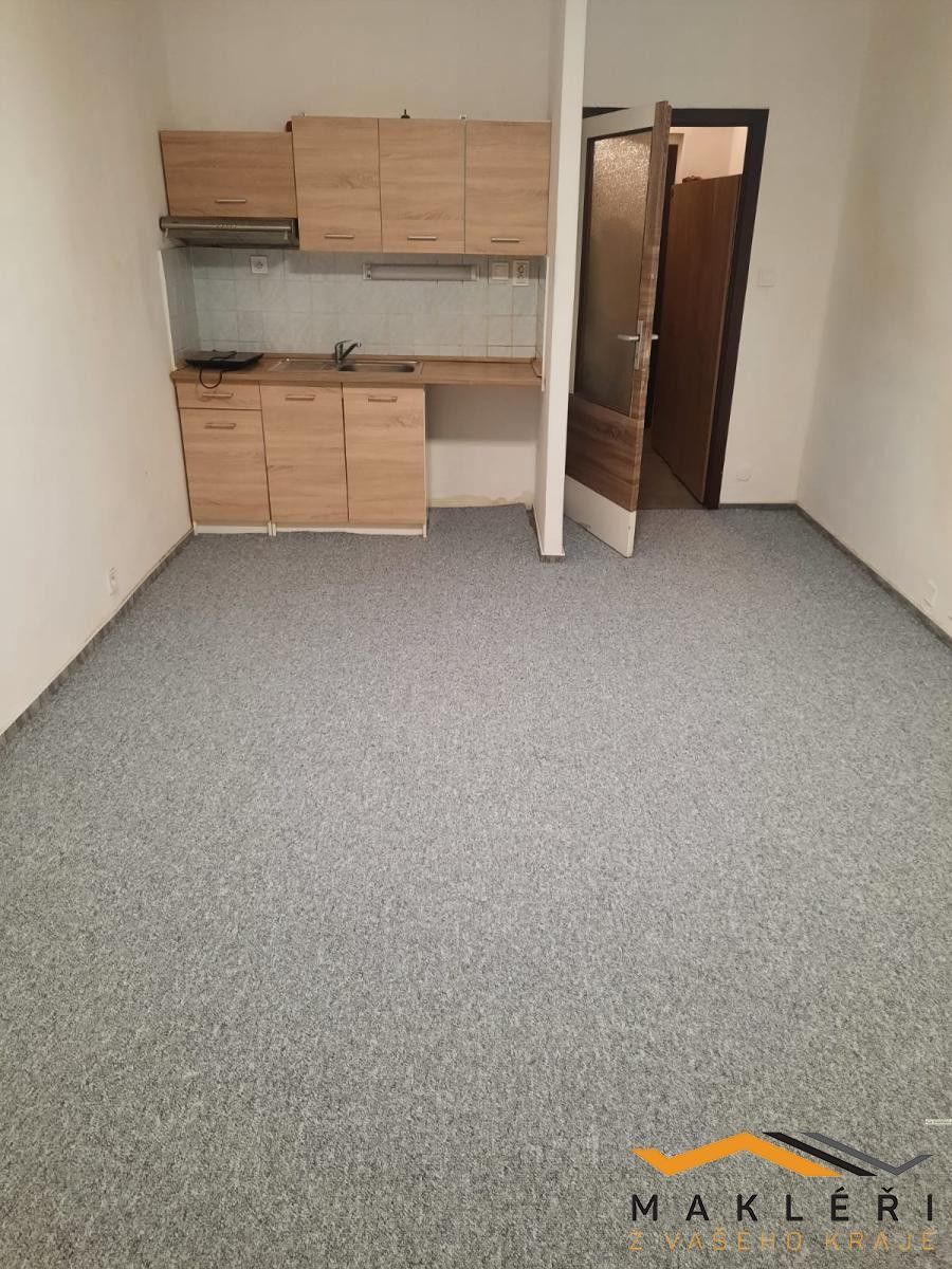 Pronájem byt 1+kk - Lechowiczova , Ostrava, 28 m²