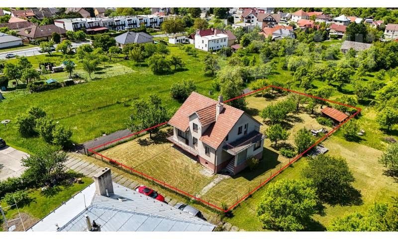 Rodinné domy, K Tuskulu, Lukov, 200 m²