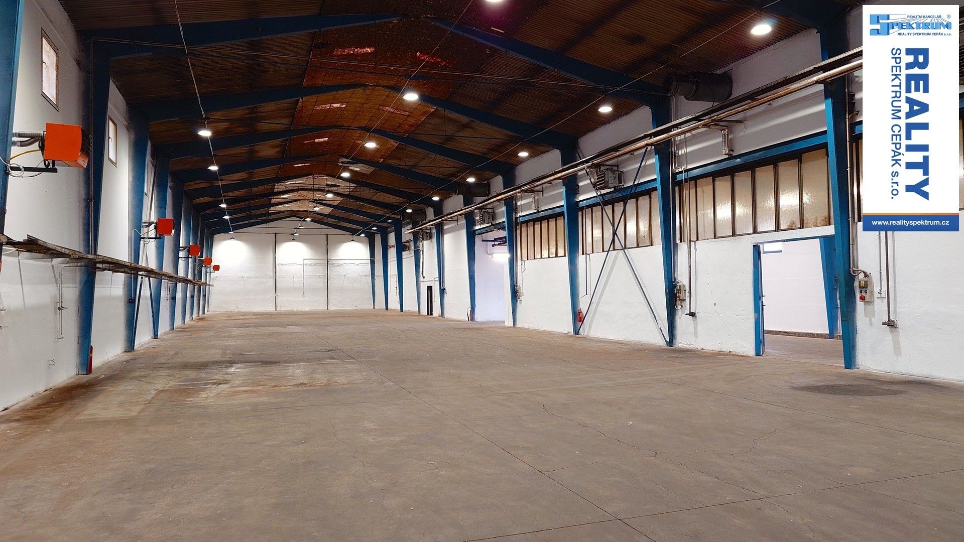 Sklady, Hůrecká 379, Lišov, 711 m²