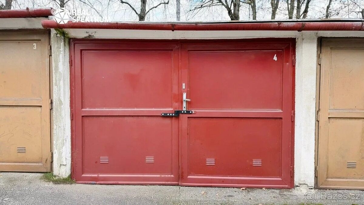 Garáže, Žďár nad Sázavou, 591 02