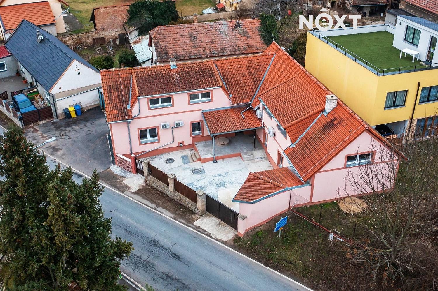 Rodinné domy, Tismice, okres Kolín, 251 m² - 1