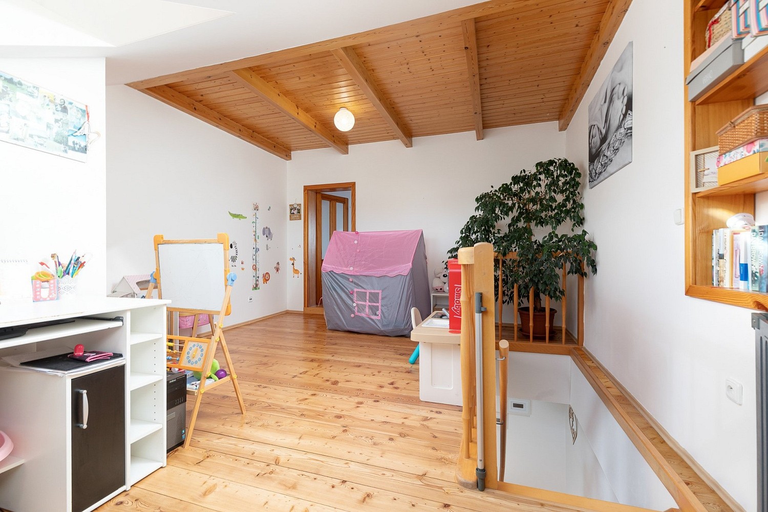 Byt 4+1 · 101 m² · Mikulášská, Krnov - Pod Bezručovým vrchem, okres Bruntál - 4