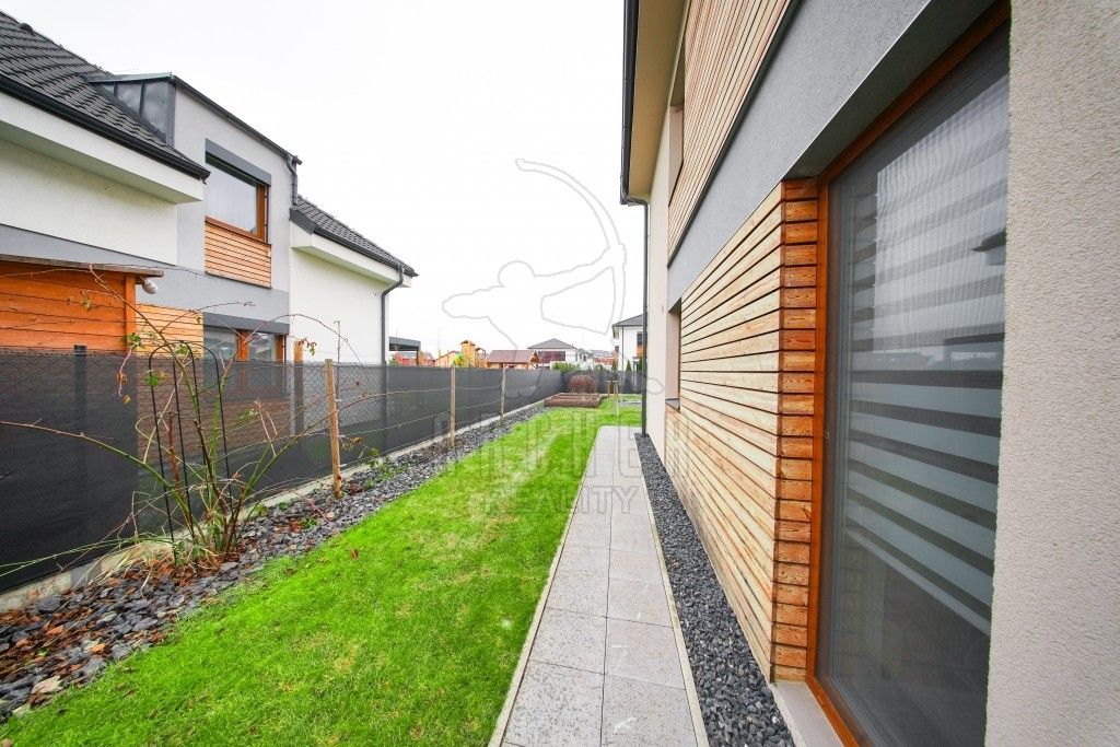 Prodej rodinný dům - Modřínová, Zlonín, 168 m²