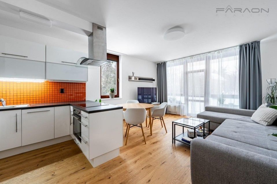 3+kk, Laudonova, Praha, 76 m²