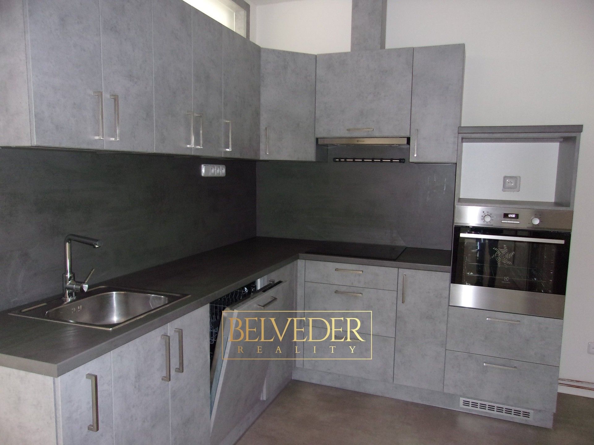 Pronájem byt 2+1 - Masarykova třída, Teplice, 64 m²