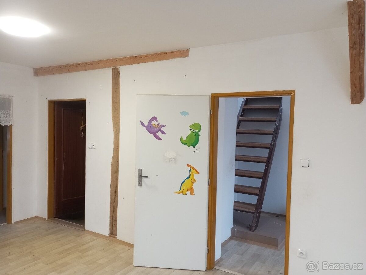 Pronájem byt - Velké Poříčí, 549 32