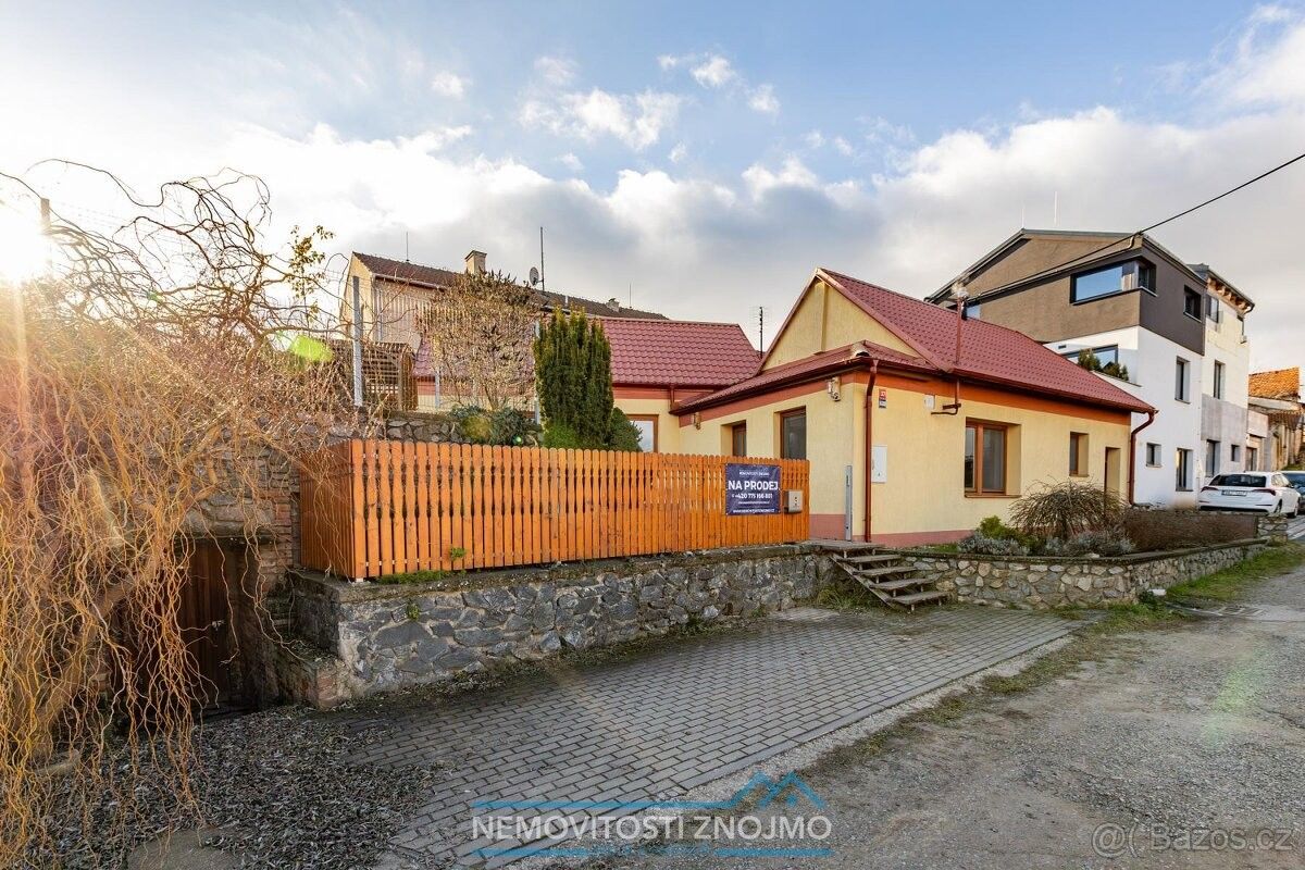 Rodinné domy, Miroslav, 671 72