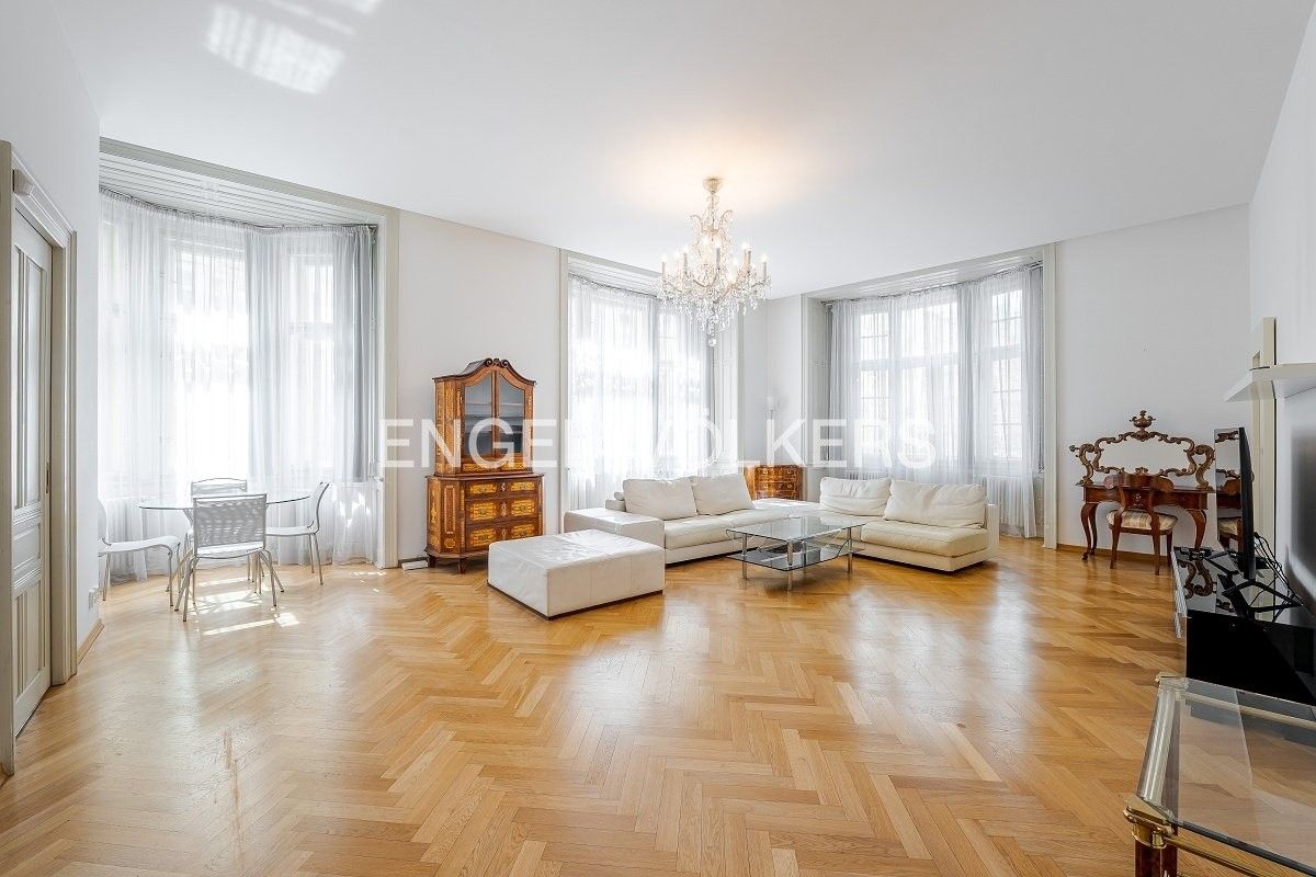 Pronájem byt 3+1 - Valentinská, Praha, 130 m²