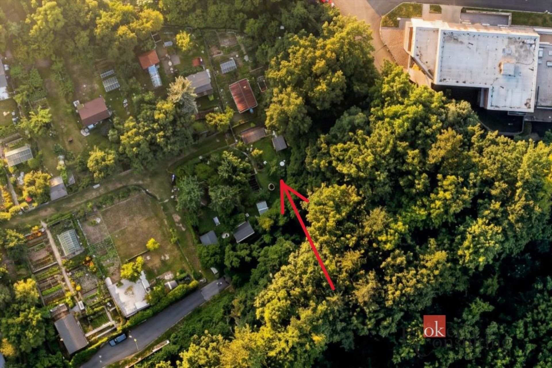 Zahrady, Karlovy Vary, 300 m² - 1