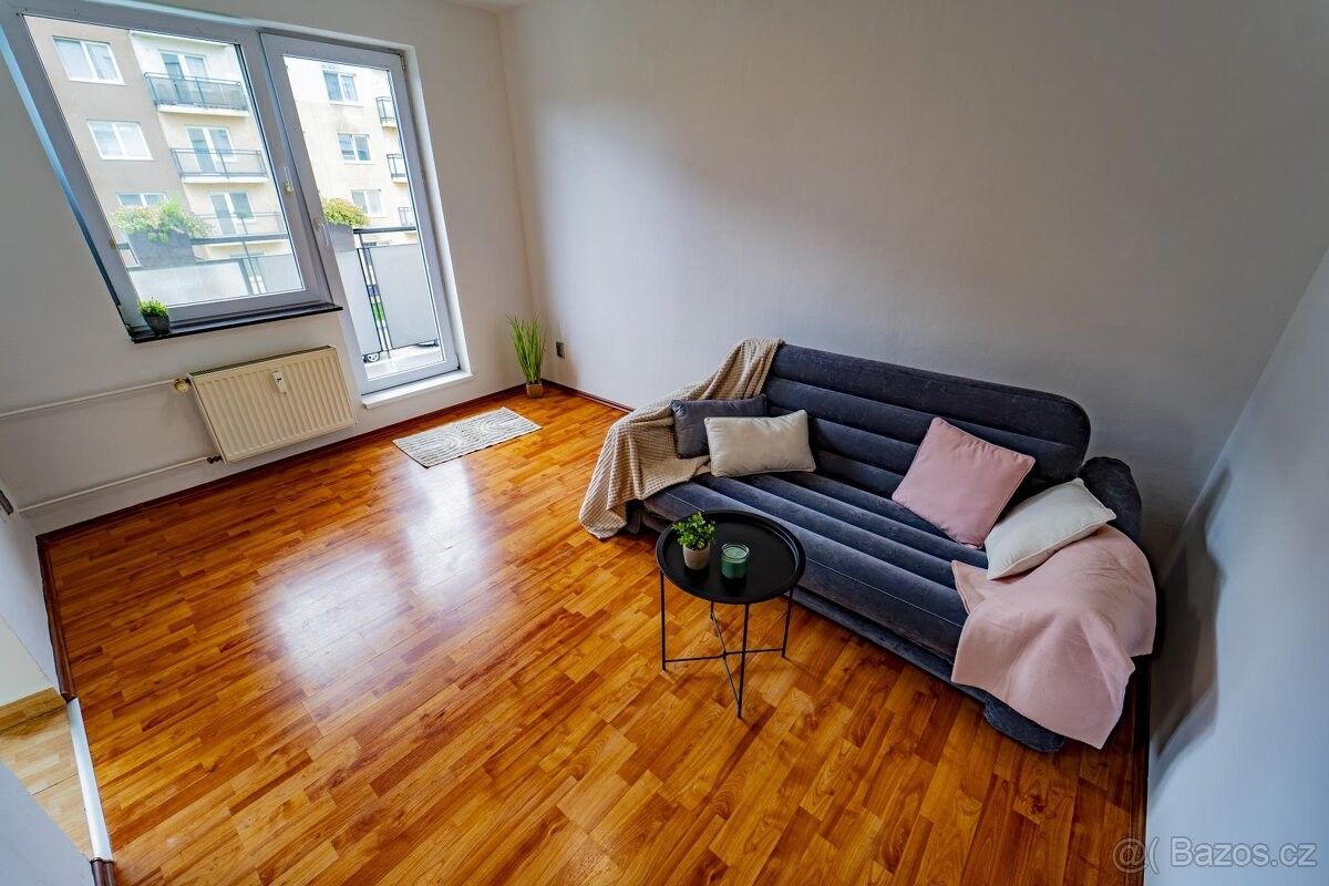 Byty, Luštěnice, 294 42