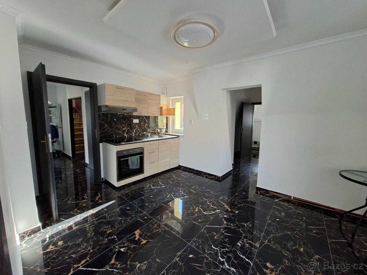 Byty, Karlovy Vary, 360 01