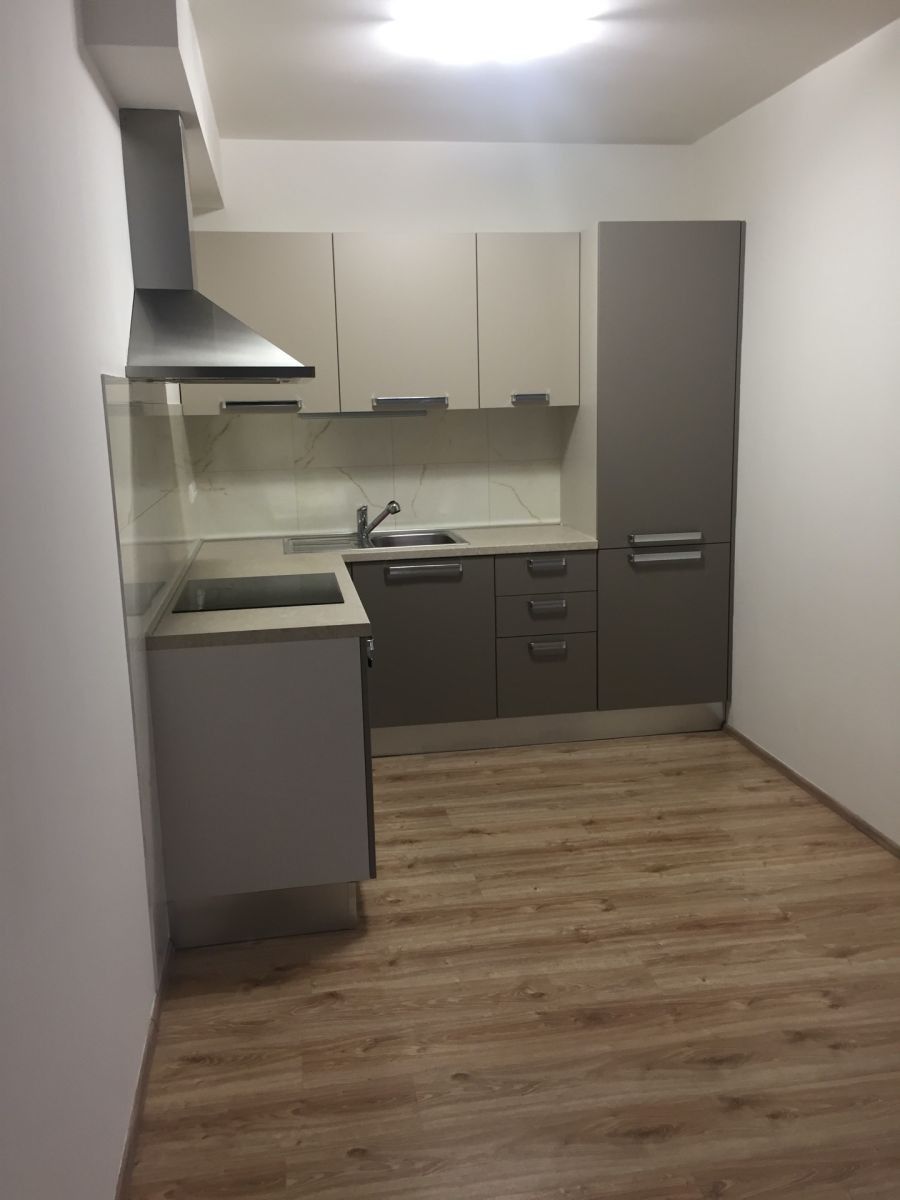 2+kk, Loosova, Praha - Háje, 44 m² - 2