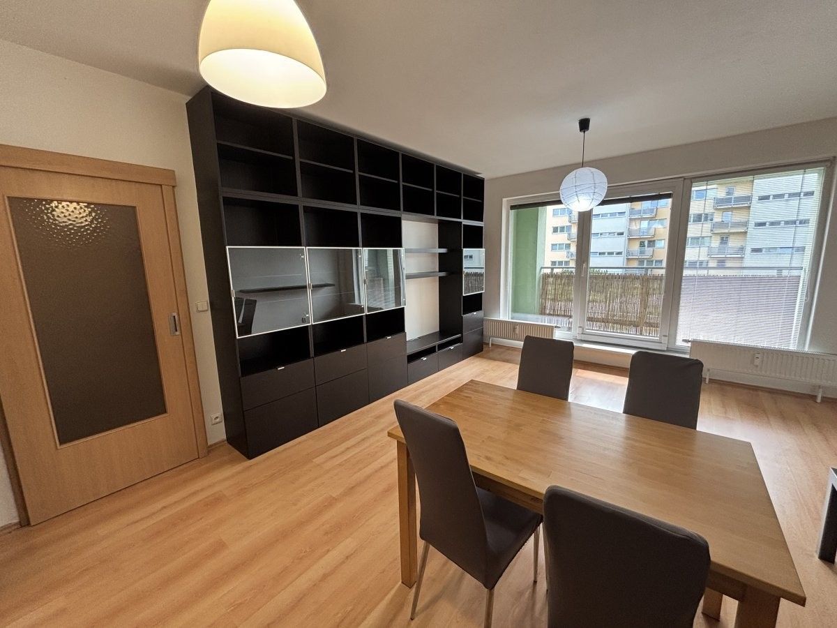 Pronájem byt 2+kk - Bělehradská, Pardubice, 64 m²