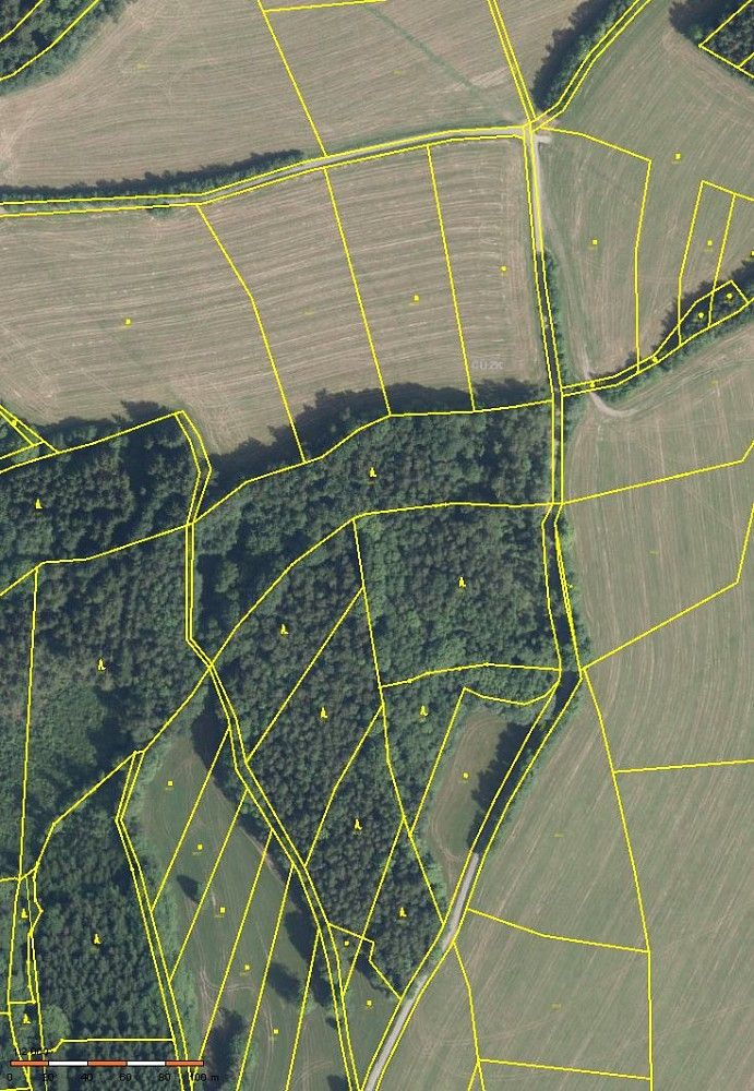 Les, 18 004 m²