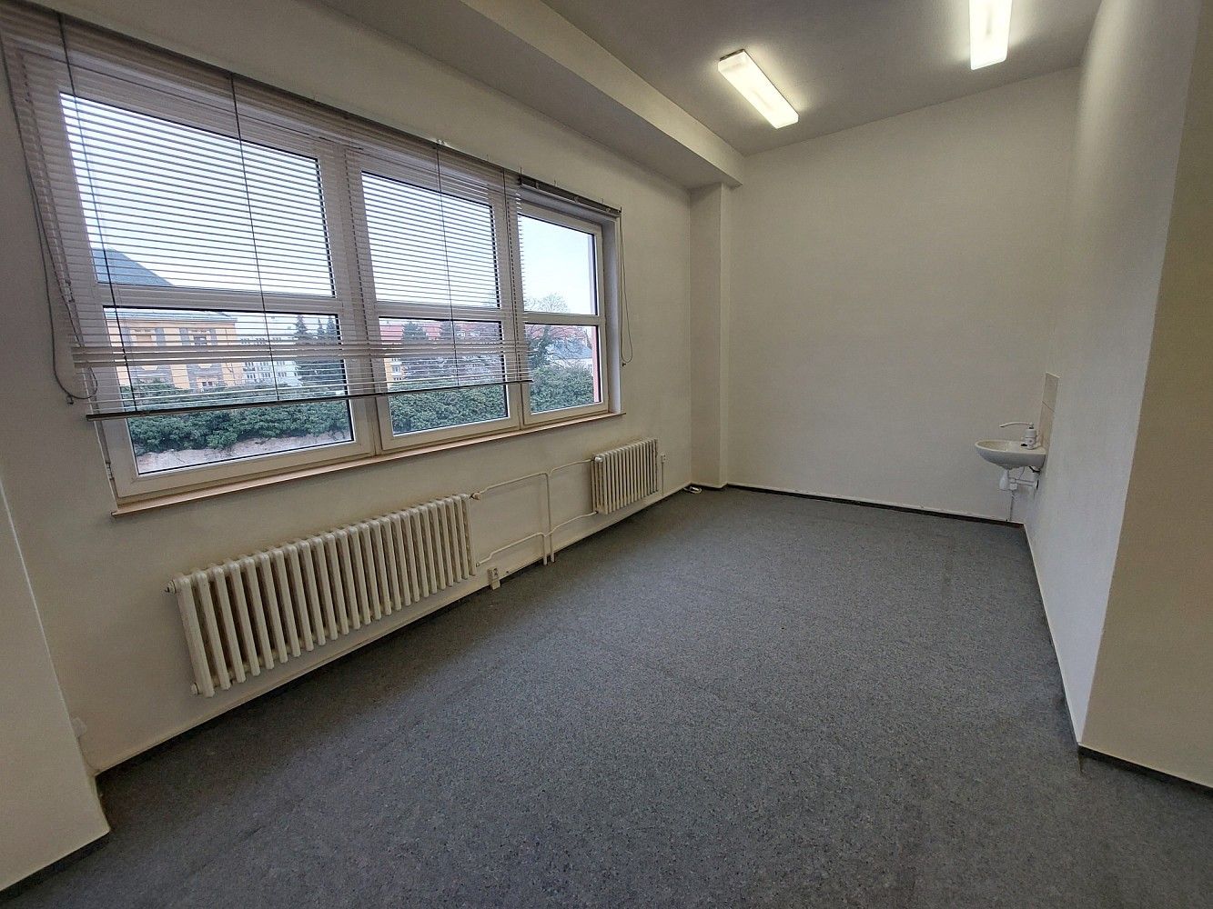 Kanceláře, Krnov, okres Bruntál, 20 m² - 1