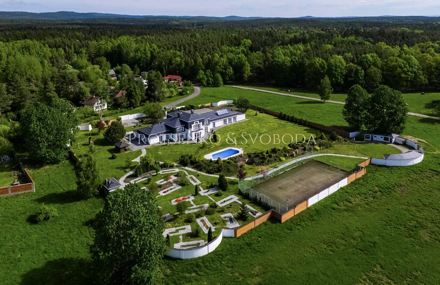 Ubytovací zařízení, Rosovice, okres Příbram, Středočeský kraj, 900 m² - 1