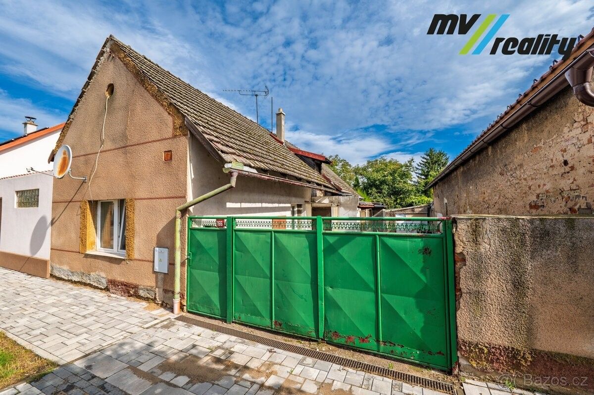 Prodej rodinný dům - Semice, 289 17