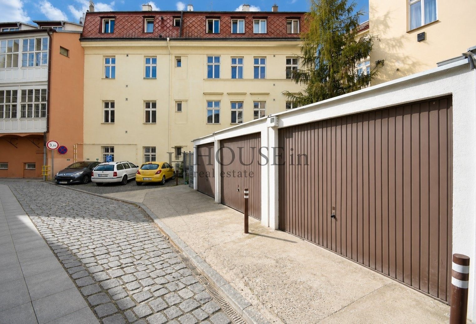 Garáž · 16 m² · Vyšehradská, Praha - 3